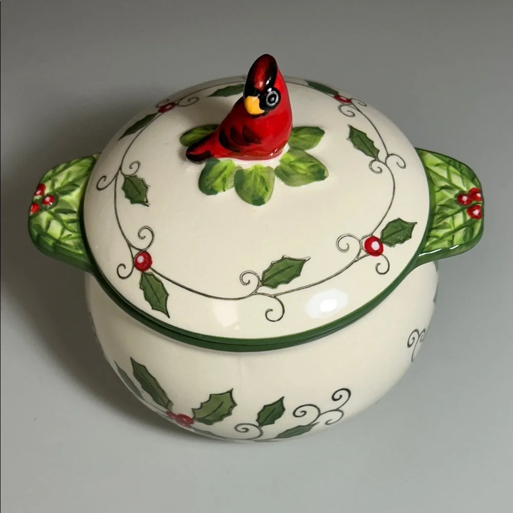 Temptations Ceramic Soup Bowl/Tureen w/ Cardinal Design Lid (up to 4 available)